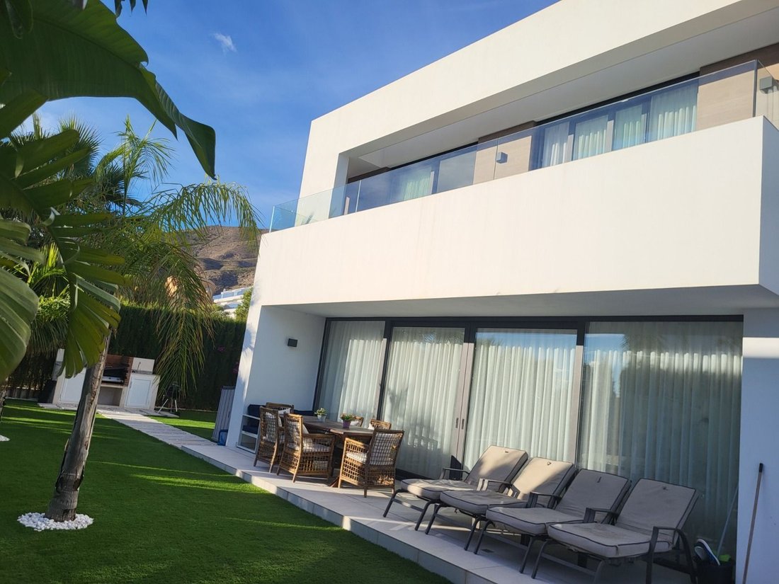 Chalet in Finestrat, Land Valencia, Spanien 4 - 19192586