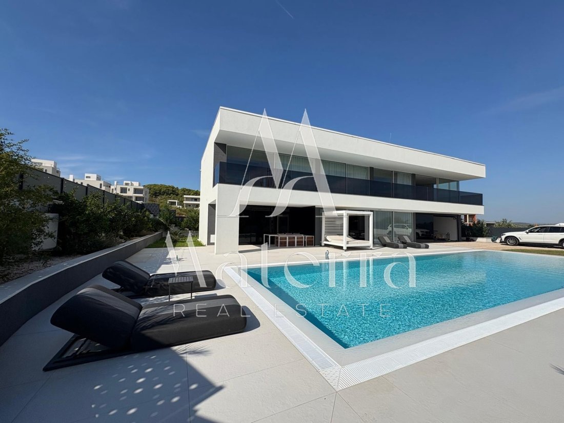 Casa en Vodice, Condado de Šibenik-Knin, Croacia 3 - 19193619
