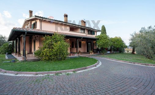 Villa à Mentana, Latium, Italie 1
