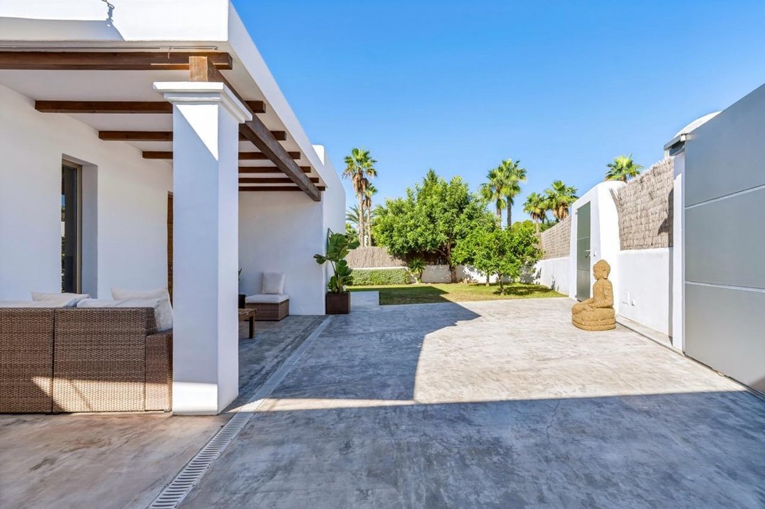 Villa in Cala Llenya, Santa Eularia des Riu, Balearic Islands 2 - 19195979