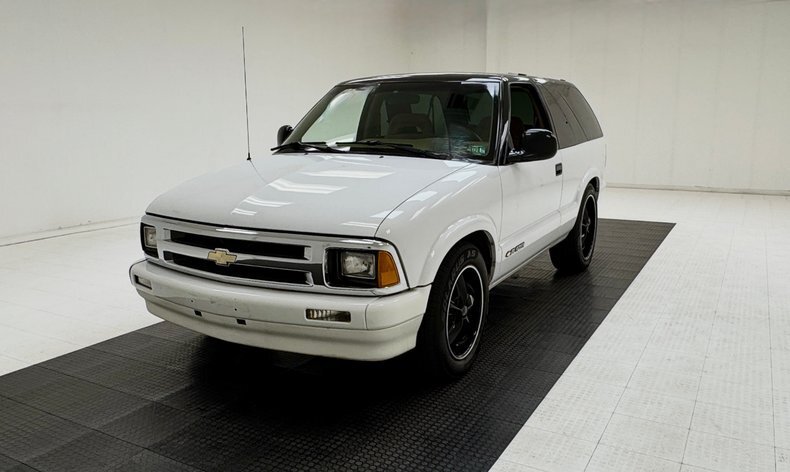 Suv in Morgantown, United States 1 - 19196040
