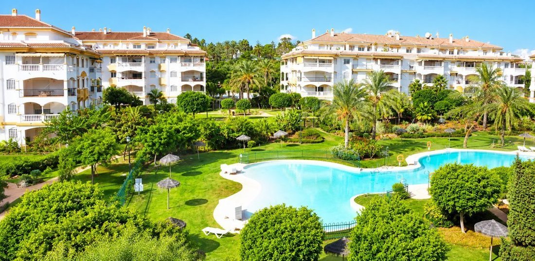 Apartamento en Nueva Andalucía, Marbella, España 1 - 19195938