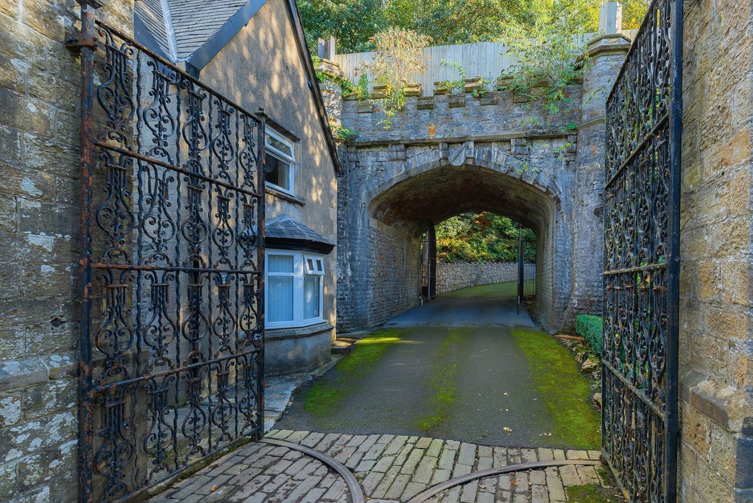 House in Bangor, Wales 5 - 19195912