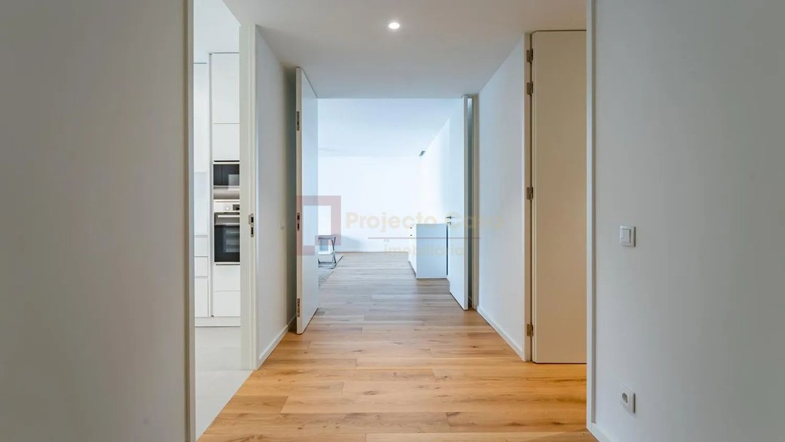 Apartment in Mafamude e Vilar do Paraiso, Porto District, Portugal 1 - 19195870