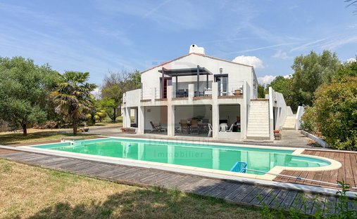 Casa en Saint-Laurent-de-la-Prée, Nueva Aquitania, Francia 1