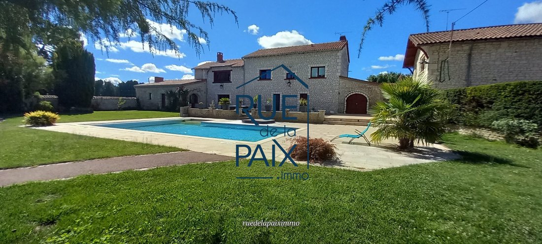 Casa en Serigny, Nueva Aquitania, Francia 1 - 19195388