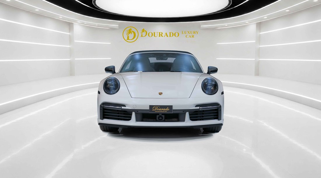 Cabriolet in Dubai, United Arab Emirates 2 - 19196290