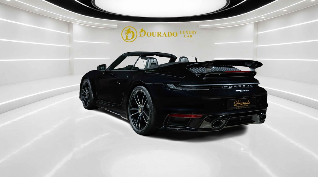 Cabriolet in Dubai, United Arab Emirates 4 - 19196270