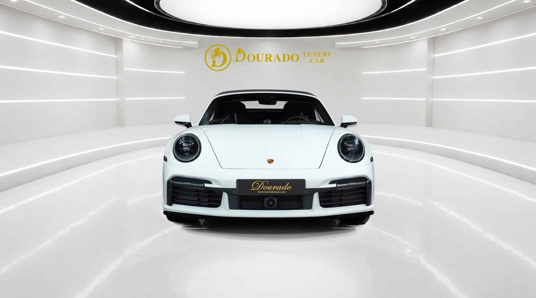 Cabriolet in Dubai, United Arab Emirates 2 - 19196238