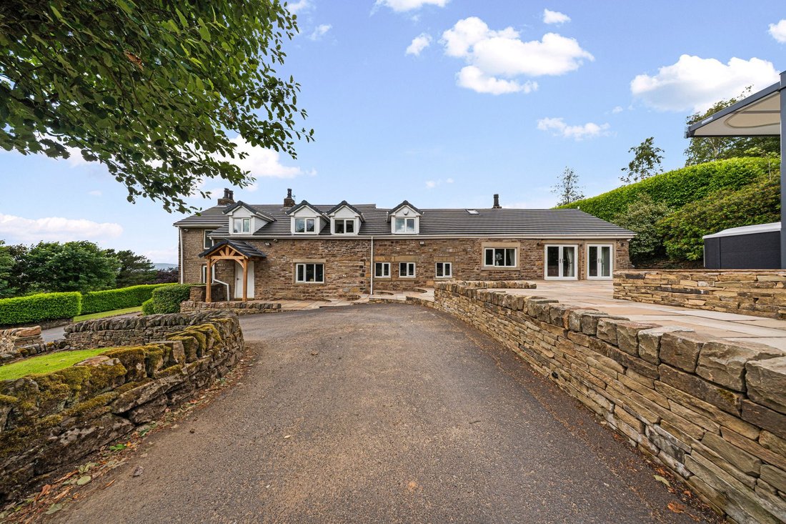 House in Shaw, Grasscroft, England 1 - 19195934