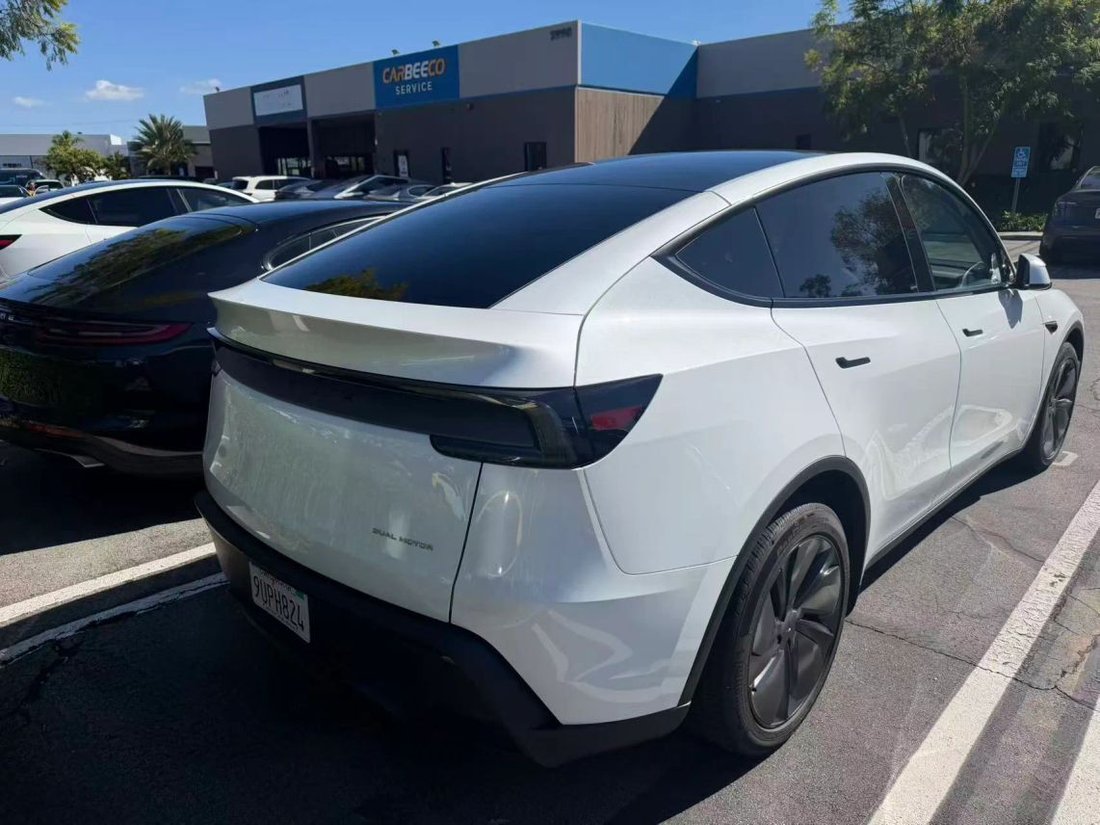 Suv in Costa Mesa, CA, United States 2 - 19196683