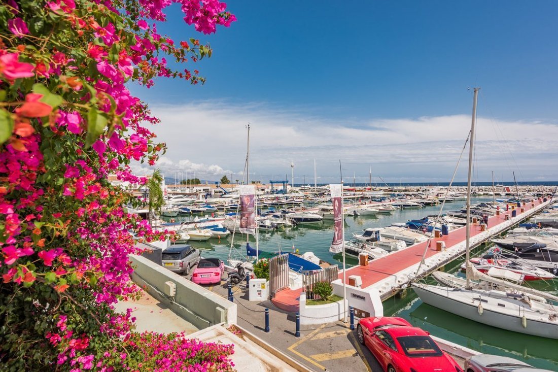 Wohnung in Puerto Banús, Marbella, Spanien 1 - 19196946