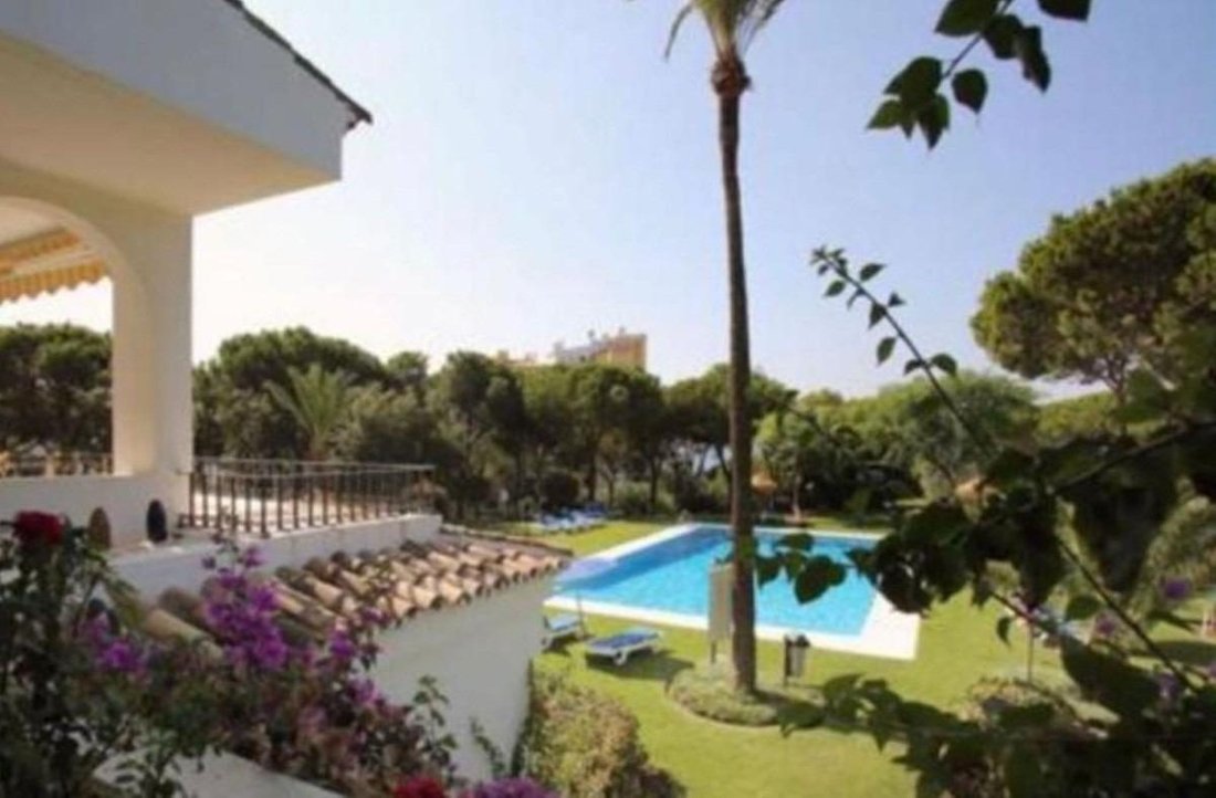 Wohnung in Elviria-Cabopino, Marbella, Spanien 2 - 19197225