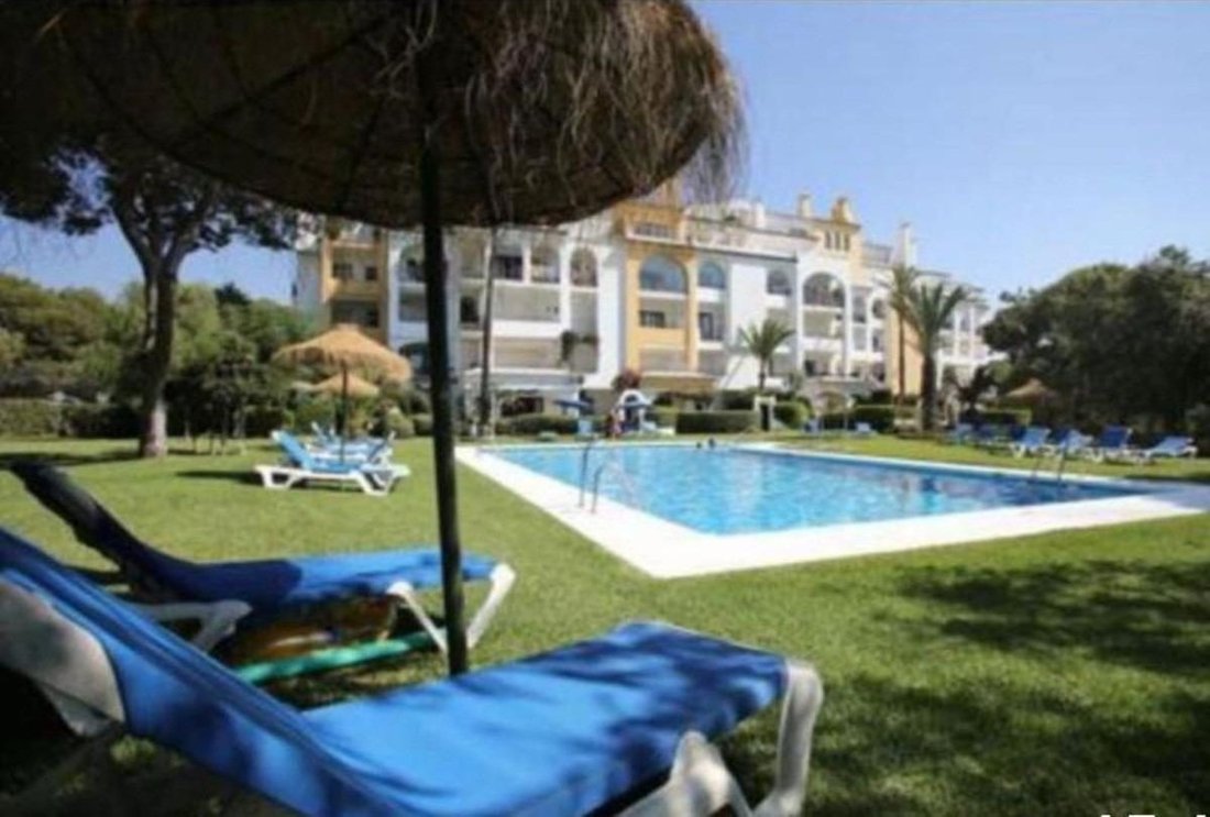 Wohnung in Elviria-Cabopino, Marbella, Spanien 1 - 19197225