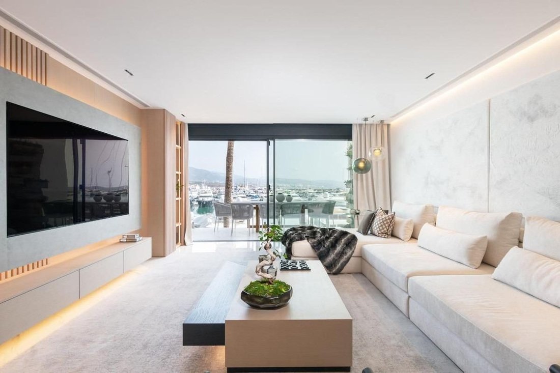 Appartamento a Puerto Banus, Marbella, Spagna 1 - 19197246