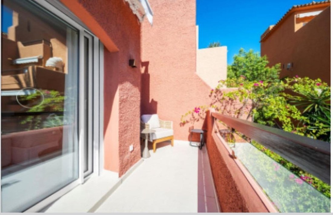 Townhouse in Nueva Andalucia, Marbella, Spain 4 - 19197227