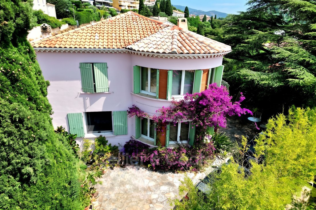 Villa in Nord Est, Bormes-les-Mimosas, France 1 - 19196257