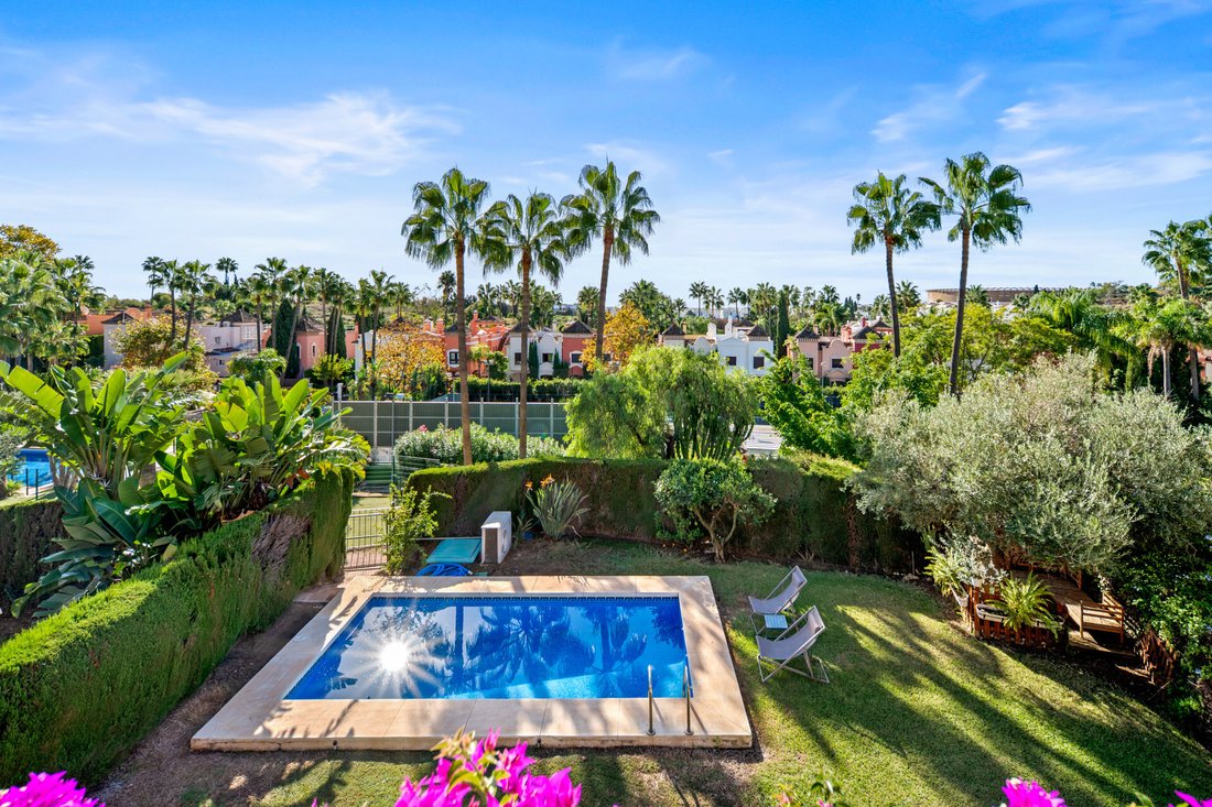 Townhouse en Nueva Andalucía, Marbella, España 2 - 19196163
