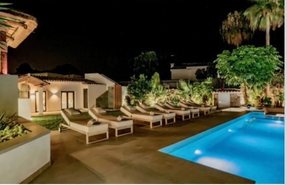 Villa in Goldene Meile, Andalusien, Spanien 3 - 19196692
