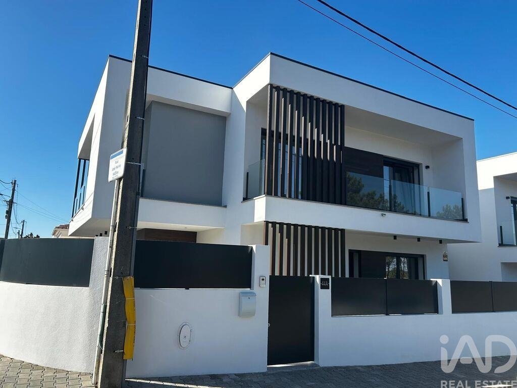 Townhouse in Fernao Ferro, Setubal, Portugal 1 - 19196473