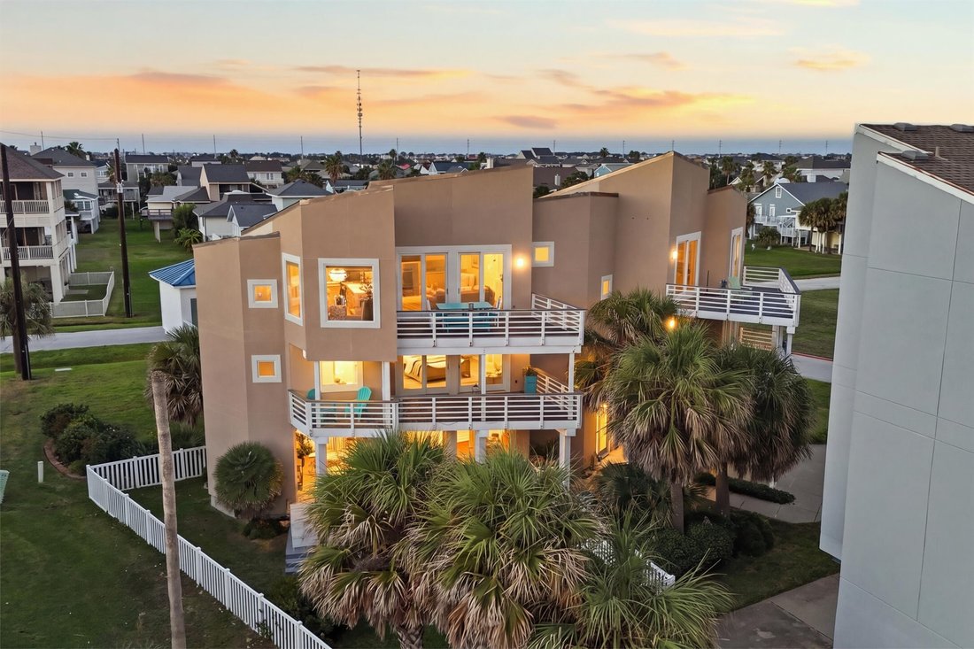 House in Galveston, Texas, United States 1 - 19196665