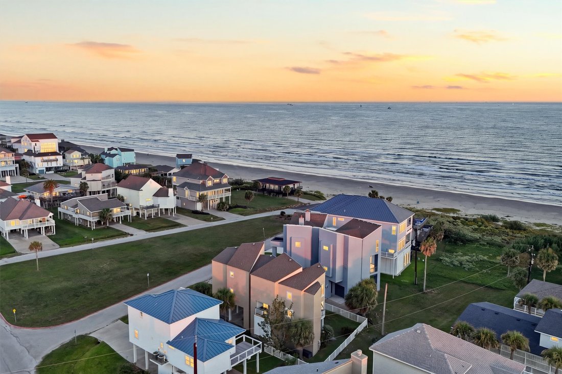 House in Galveston, Texas, United States 2 - 19196665