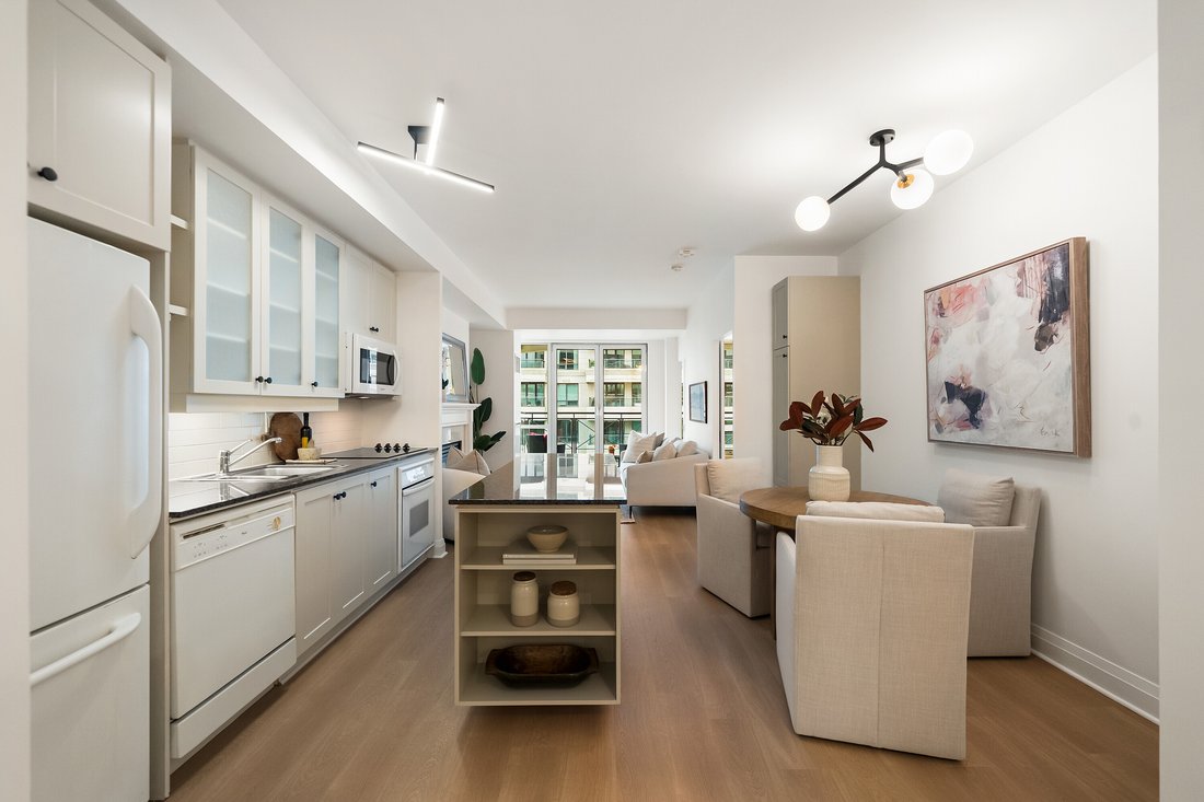 Condo in Toronto, Ontario, Canada 4 - 19197321