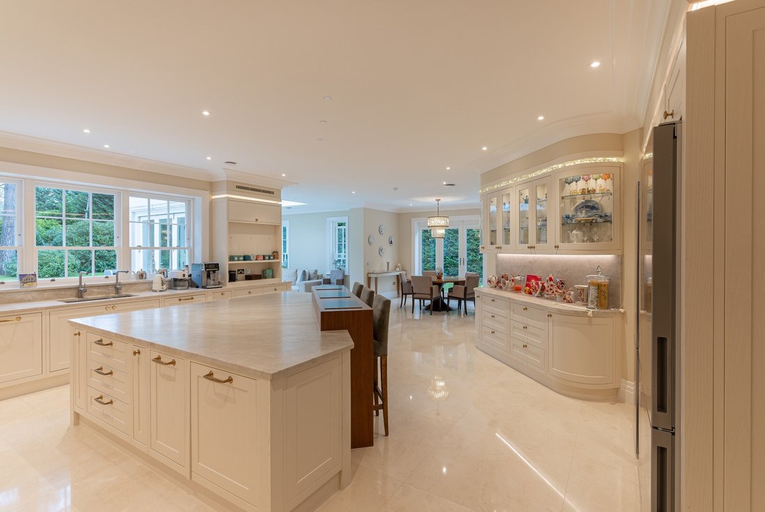 Casa en Virginia Water, Inglaterra 5 - 19199154