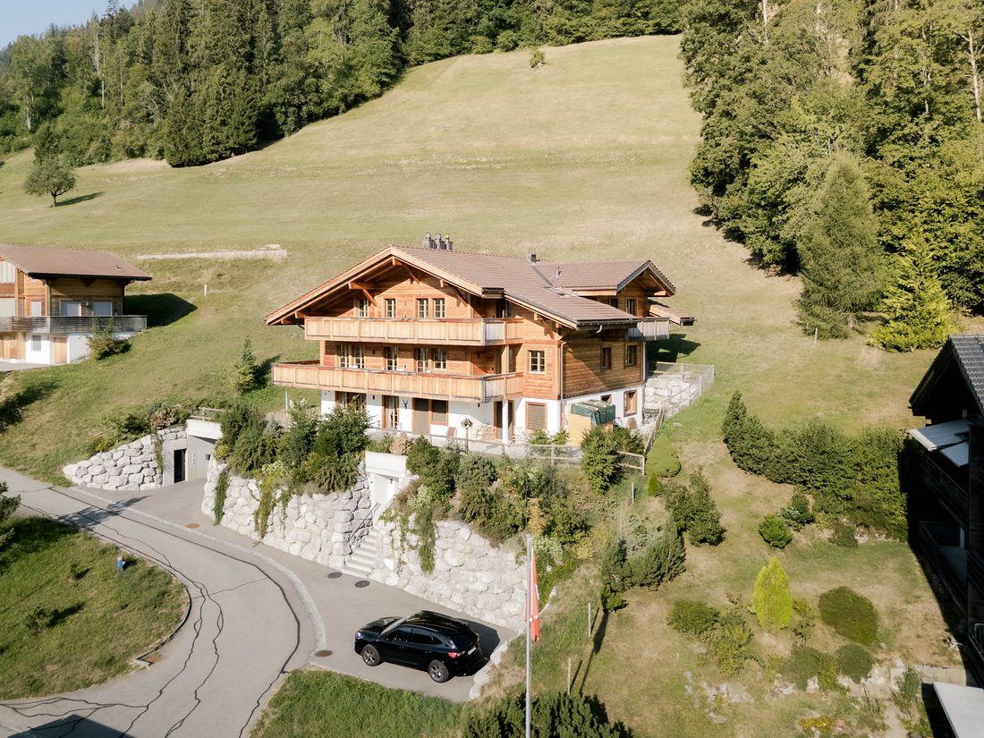 Condo in Zweisimmen, Canton of Bern, Switzerland 1 - 19197996
