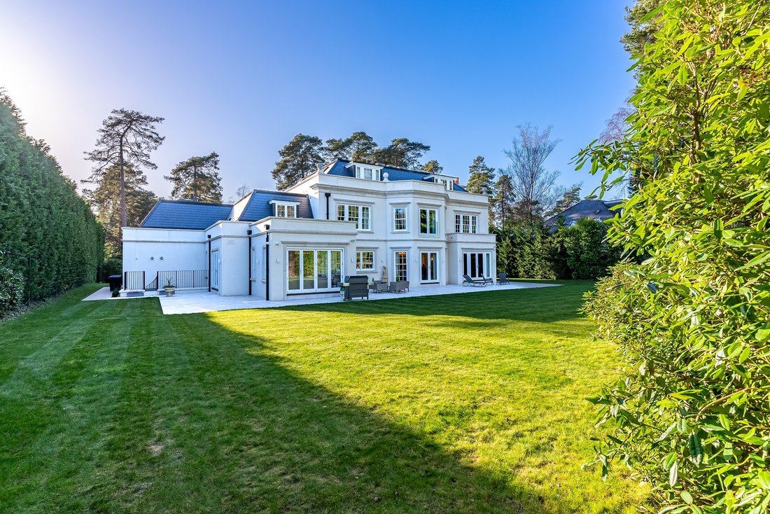 Casa en Virginia Water, Inglaterra 3 - 19199154
