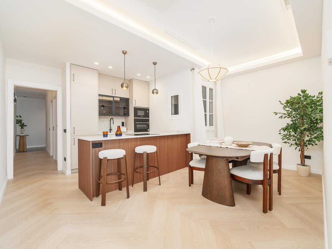 Apartment in Eixample, Barcelona, Spain 5 - 19197984