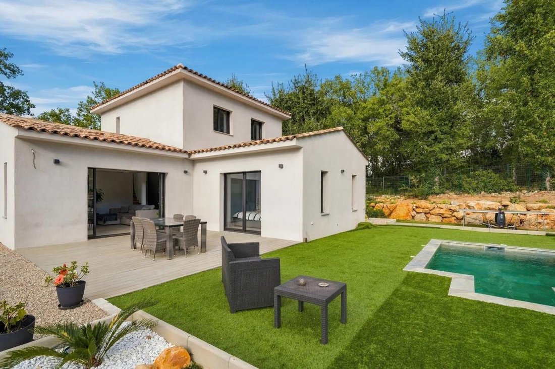 Casa en Tourrettes, Provenza-Alpes-Costa Azul, Francia 1 - 19199375