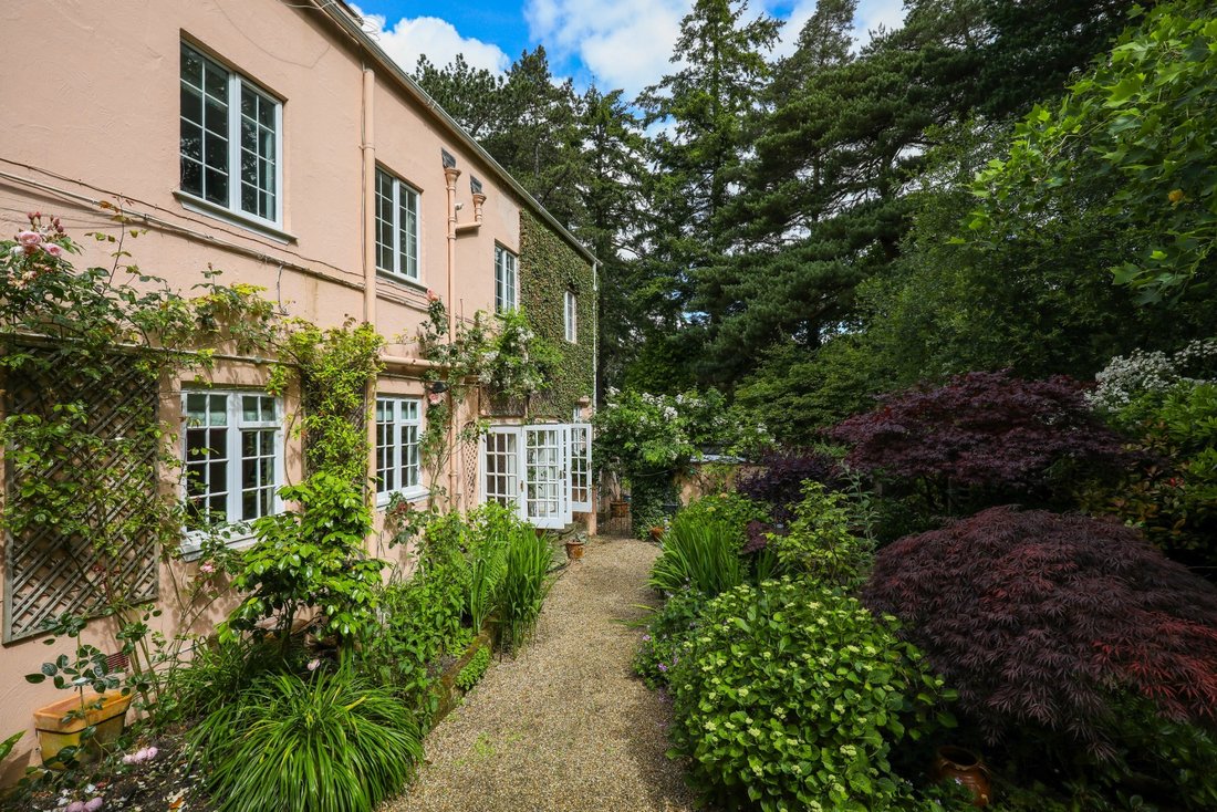 Casa en Virginia Water, Inglaterra 1 - 19199766