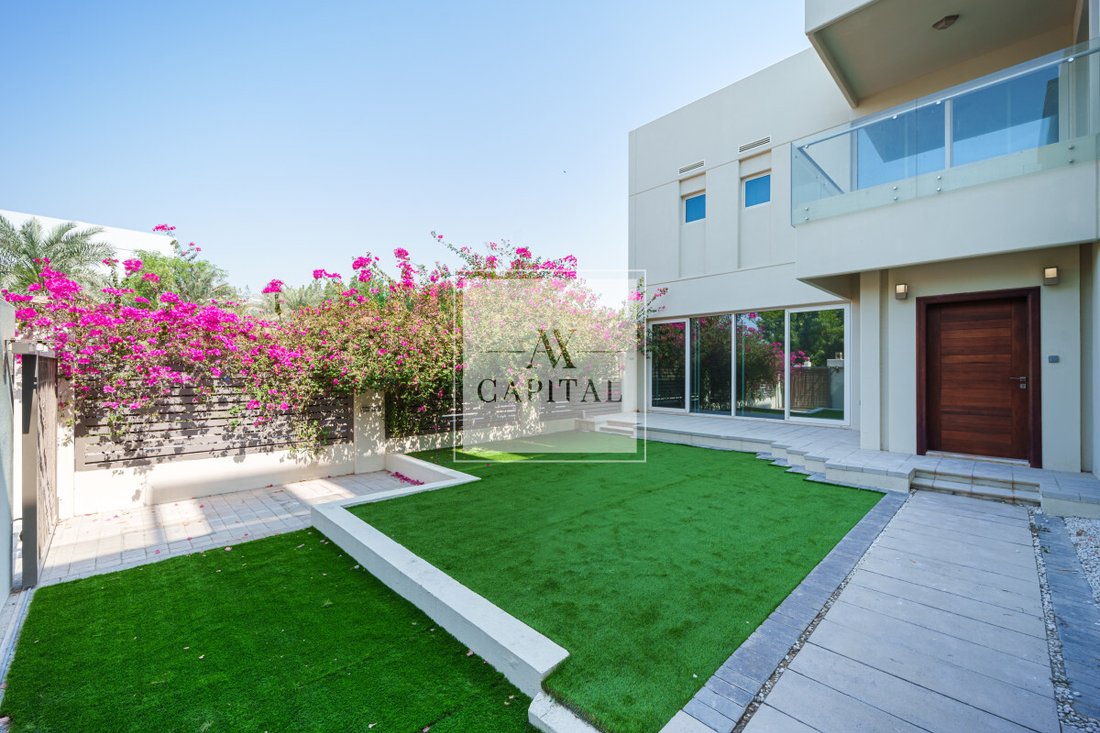Villa in Business Bay, Dubai, United Arab Emirates 1 - 19198513