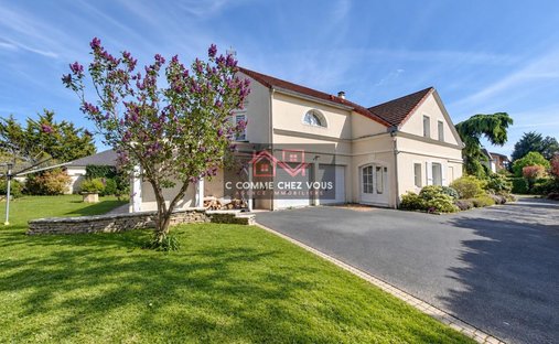 Maison à Domaine d'Armainvilliers, Ozoir-la-Ferrière, France 1