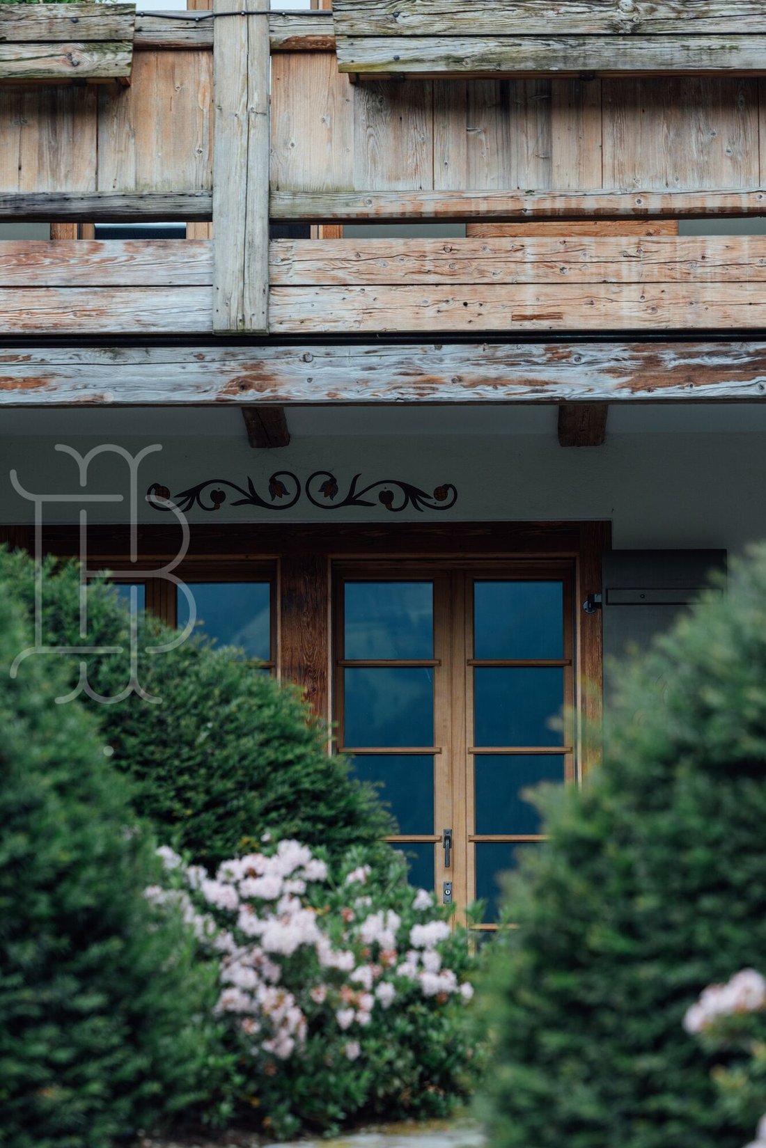 Chalet in Gstaad, Saanen, Canton of Bern 3 - 19197947