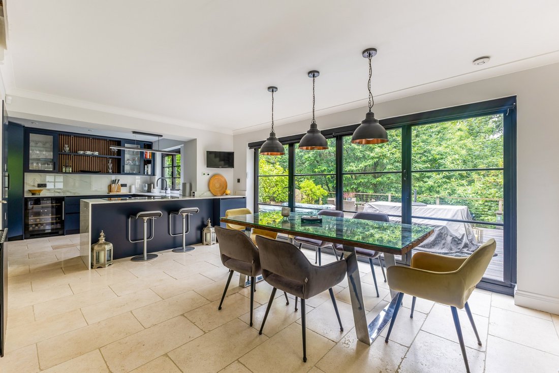 Casa en Virginia Water, Inglaterra 2 - 19199787