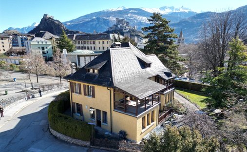 Villa in Bezirk Sitten, Wallis, Schweiz 1