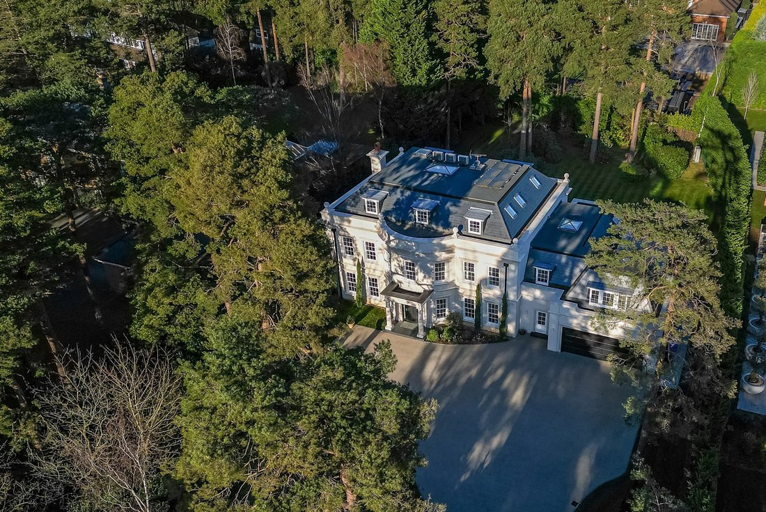 Casa en Virginia Water, Inglaterra 2 - 19199154