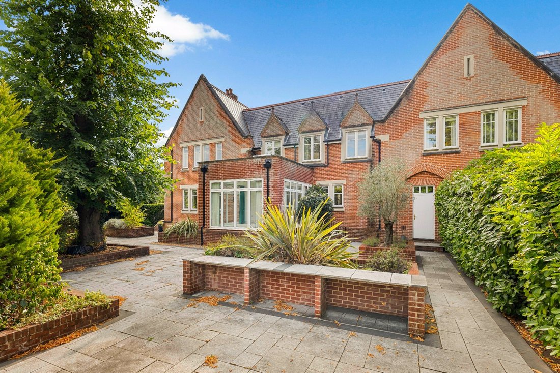 Casa en Virginia Water, Inglaterra 1 - 19199809