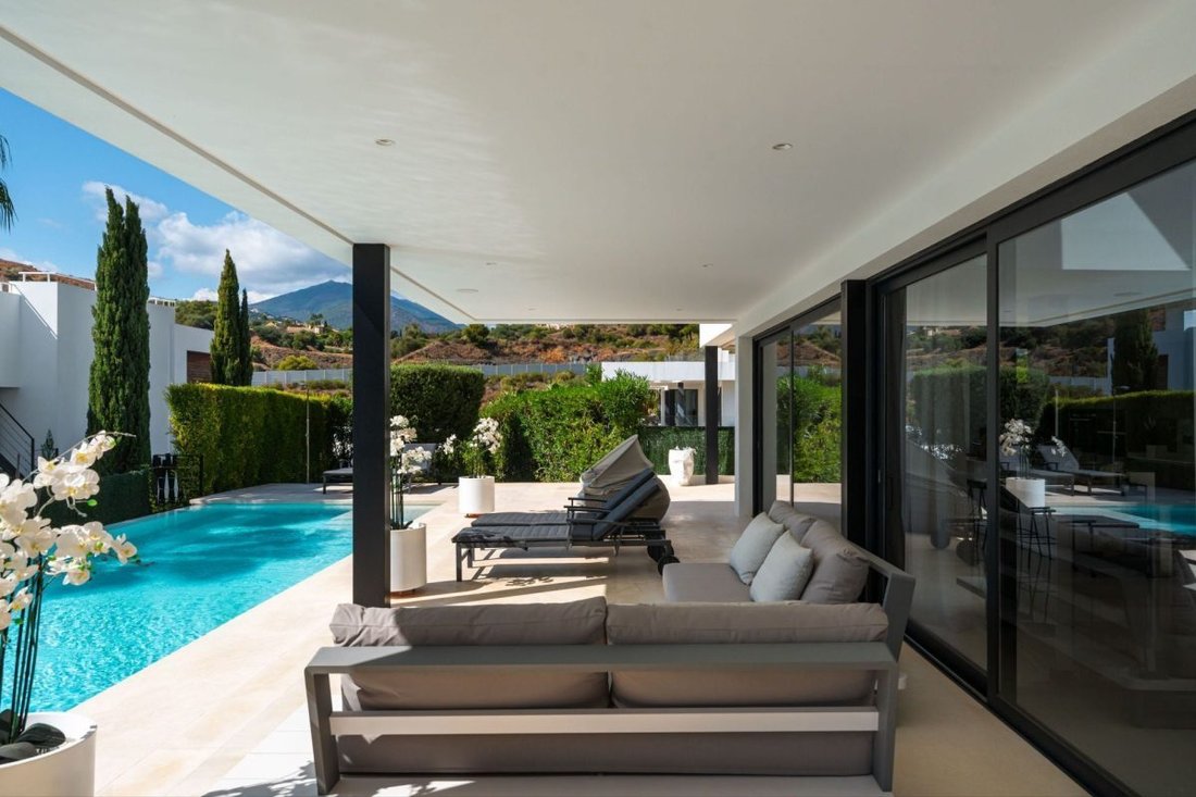 Villa in Nueva Andalucía, Marbella, Spanien 3 - 19198436