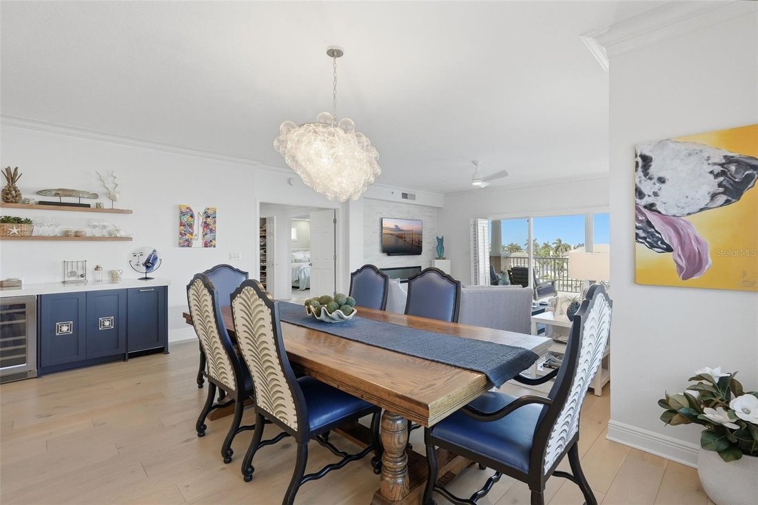 Condo in St. Petersburg, Florida, United States 5 - 19197821