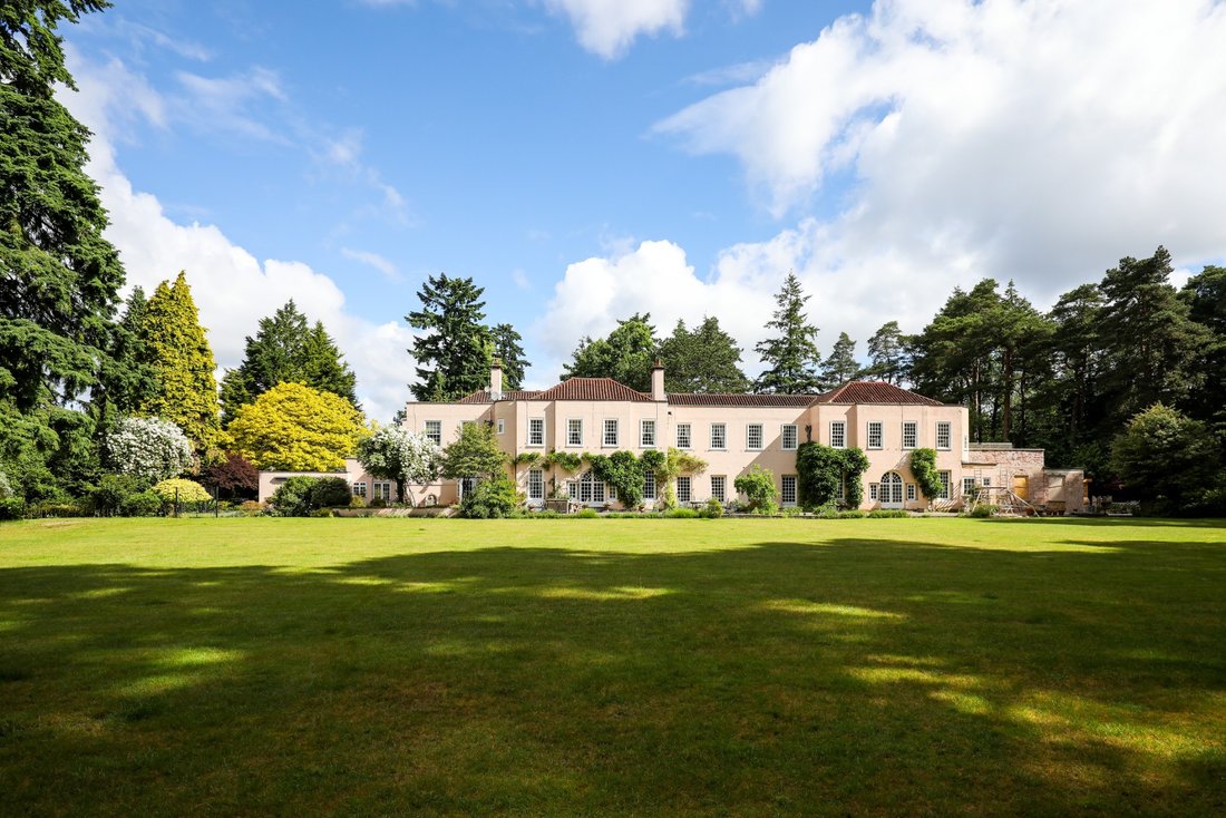 Casa en Virginia Water, Inglaterra 2 - 19199766