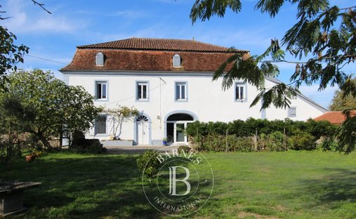 Finca en Sauveterre-de-Béarn, Nueva Aquitania, Francia 1