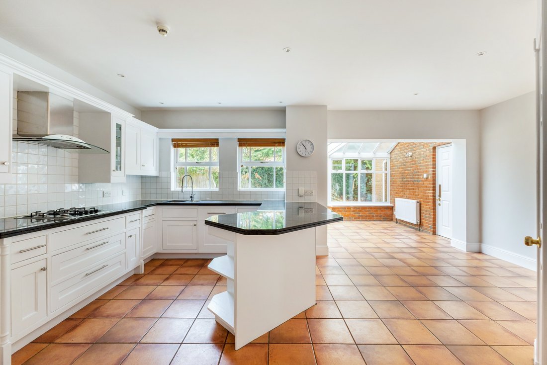 Casa en Virginia Water, Inglaterra 4 - 19199749