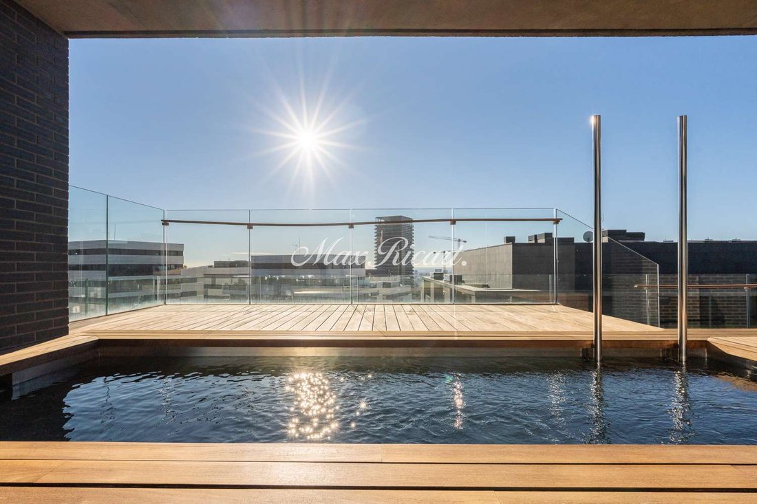 Penthouse in Esplugues de Llobregat, Catalonia, Spain 4 - 19199102
