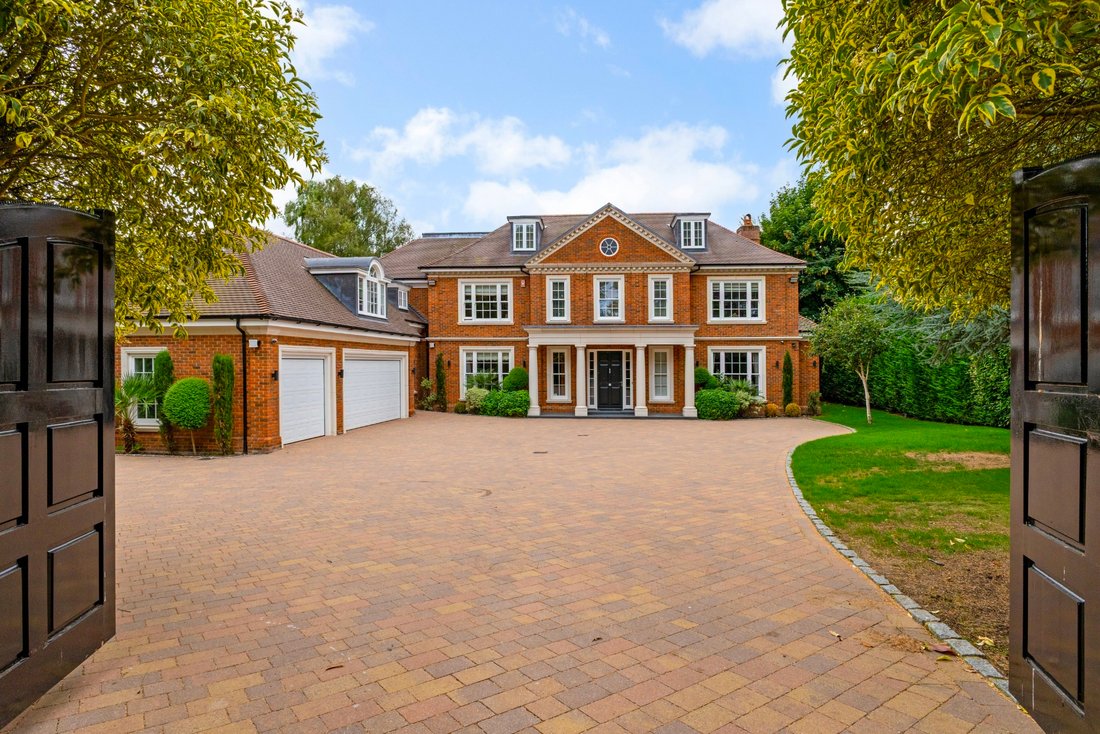Casa en Virginia Water, Inglaterra 2 - 19199230