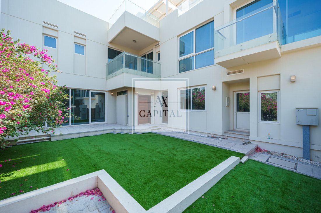 Villa in Business Bay, Dubai, United Arab Emirates 2 - 19198513