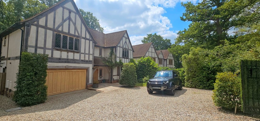 Casa en Virginia Water, Inglaterra 2 - 19199673