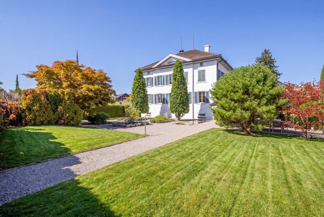 Villa in Hombrechtikon, Canton of Zurich, Switzerland 1 - 19198051